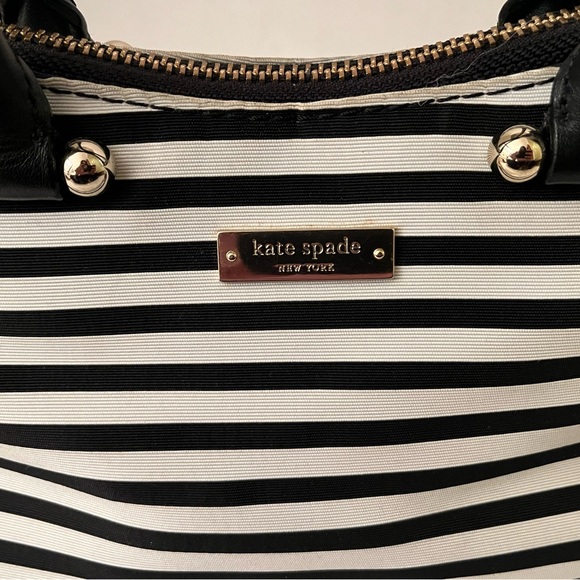 👜 Kate Spade Black & White Striped Satchel Bag👜 - Picture 6 of 7